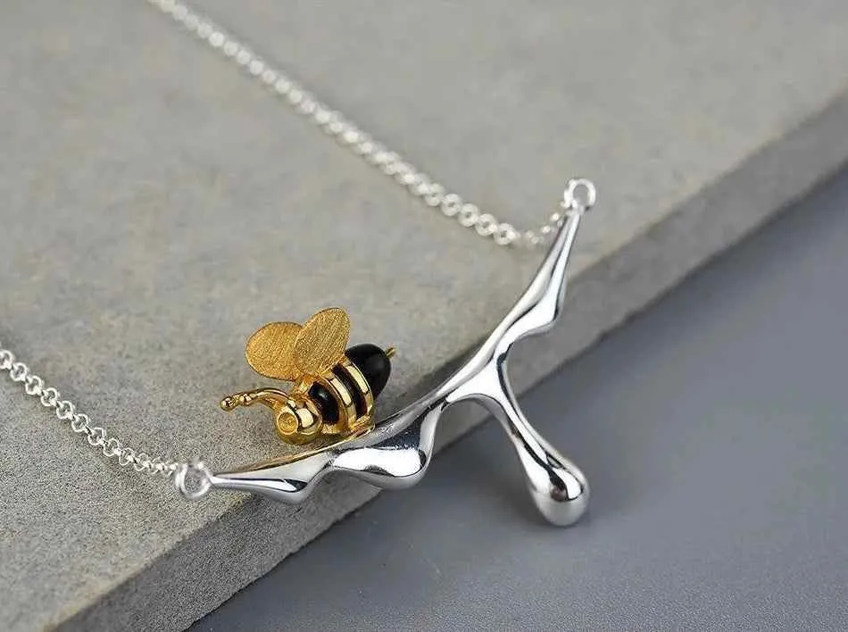 Bee Charm Jewelry Set - 925 Sterling Silver Necklace and Earring with Dripping Honey Pendant (LFJF0072)